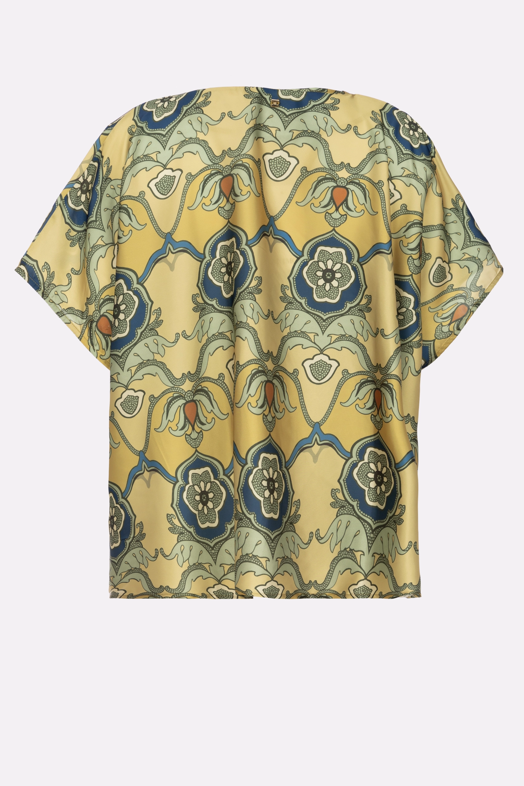 https://api.maximon.croonus.com/croonus-uploads/products_gallery/file/486/3377/bluza-15061-print-1742739498.webp