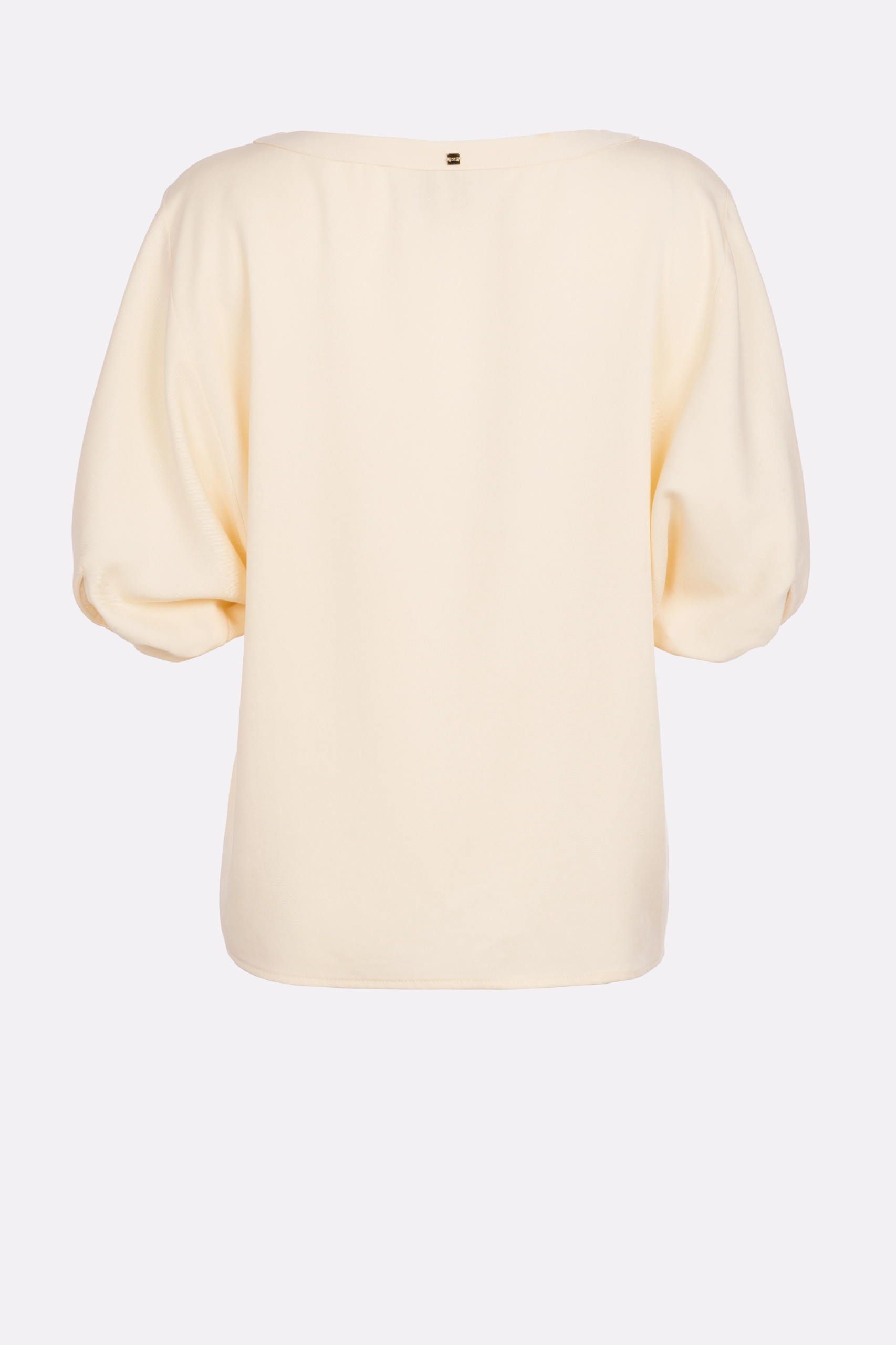 https://api.maximon.croonus.com/croonus-uploads/products_gallery/file/493/3882/bluza-15068-krem-1743088696.webp