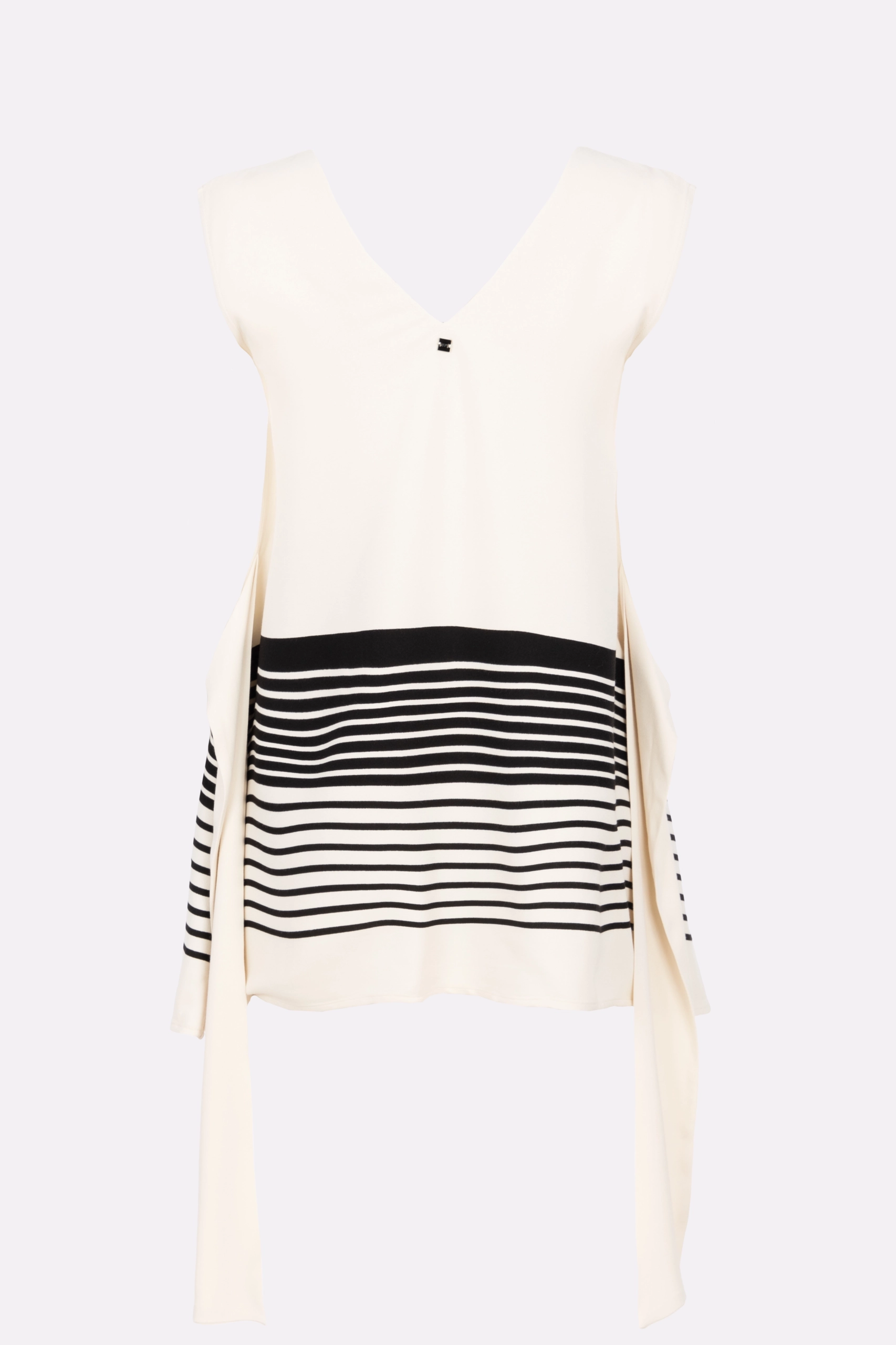 https://api.maximon.croonus.com/croonus-uploads/products_gallery/file/5448/2451/bluza-15065-ekru-1746513936.webp
